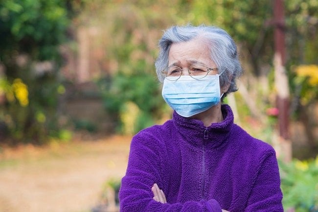 Alasan Mengapa Lansia Lebih Rentan terhadap Virus Corona - Alodokter