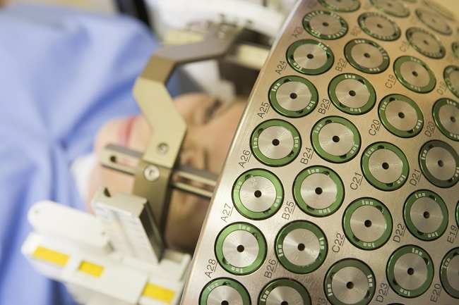 Manfaat Sinar Gamma untuk Bedah Saraf Otak - Alodokter