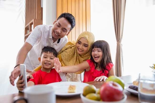 Sambut Ramadan di Tengah Pandemi COVID-19 dengan Tips Sehat dan Produktif Ini - Alodokter