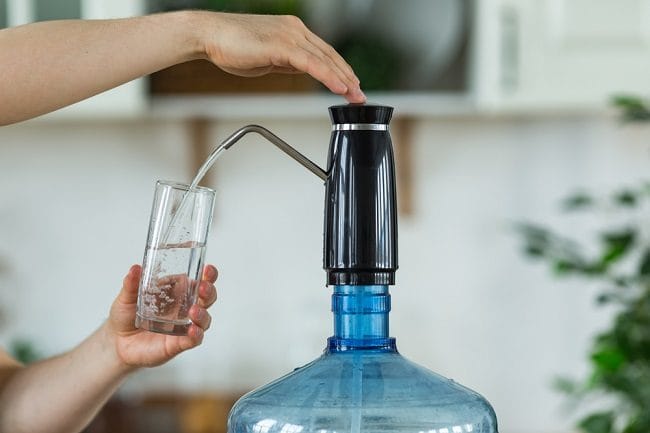 Manfaat Minum Air Mineral Saat Berpuasa - Alodokter