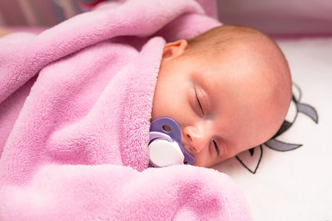 Keringat Dingin pada Bayi, Waspadai Penyebab di Baliknya - Alodokter