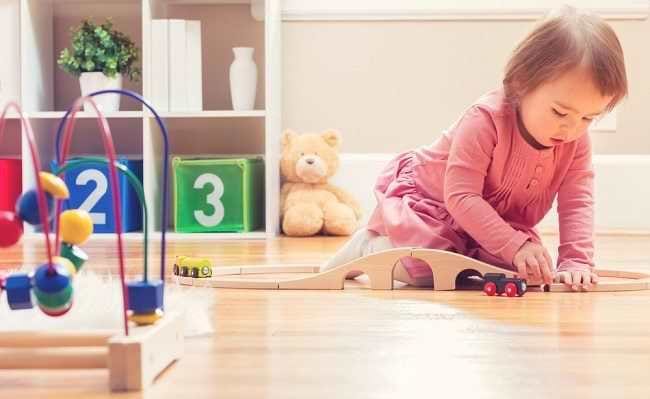 Kenali Penyebab Keterlambatan Perkembangan Motorik pada Bayi dan Tanda-tandanya - Alodokter