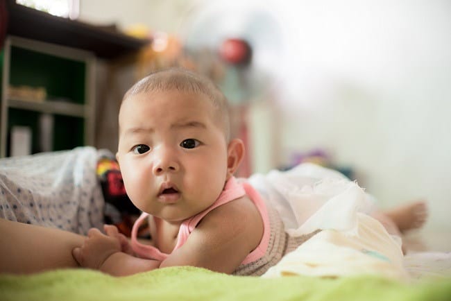 Bunda, Ini 5 Cara Melatih Anak Tengkurap - Alodokter