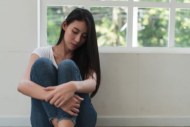 Jangan Anggap Sepele, Ini Bahaya Memendam Emosi - Alodokter