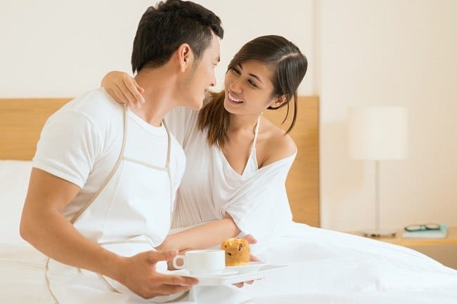 8 Langkah Foreplay yang Akan Disukai Wanita - Alodokter