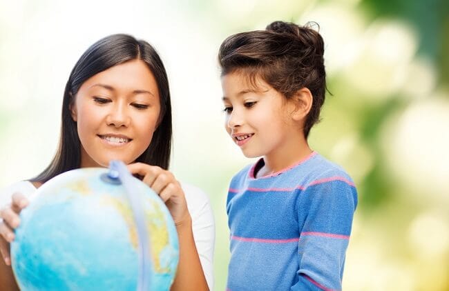 Benarkah Homeschooling Membuat Anak Sulit Bersosialisasi? - Alodokter