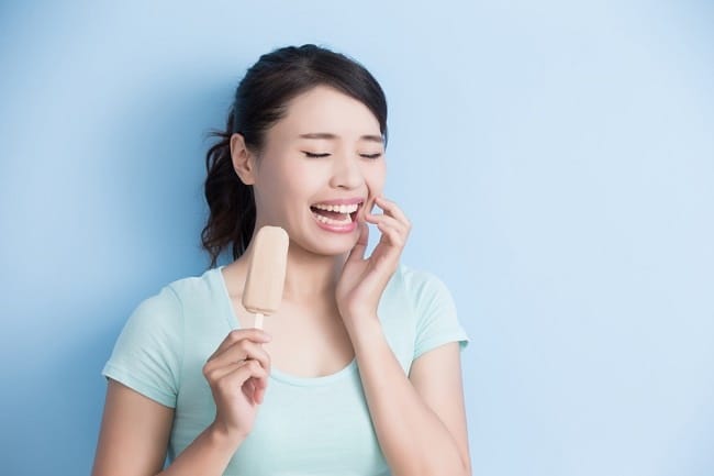 Inilah Penyebab Gigi Sensitif dan Penanganannya - Alodokter