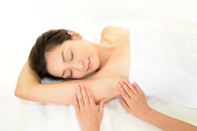 Jangan Biarkan Jerawat di Ketiak Terus Membandel - Alodokter