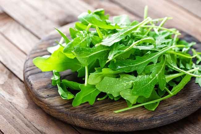 Deretan Nutrisi dan Manfaat Arugula untuk Kesehatan Tubuh - Alodokter