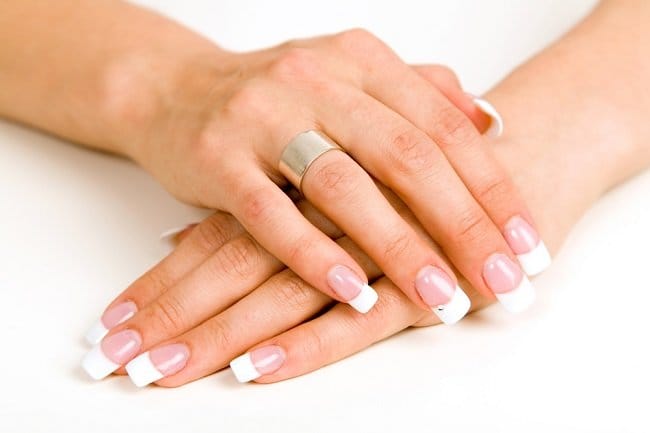 Risiko Kesehatan di Balik Memiliki Kuku Panjang - Alodokter