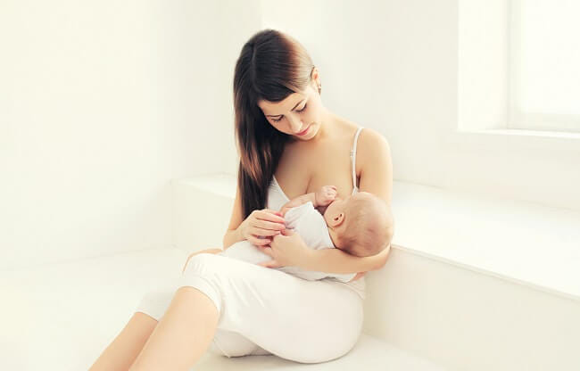 Tetap Bisa Menyusui dengan Puting Datar, Cari Tahu Caranya di Sini - Alodokter