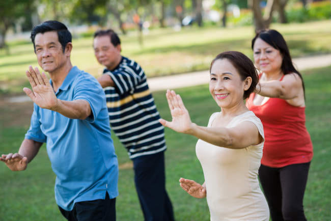 Tai Chi, Seni Bela Diri yang Bermanfaat untuk Kesehatan - Alodokter