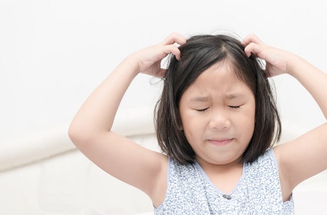 Jangan Panik, Ini Cara Mengatasi Kutu Rambut pada Anak - Alodokter