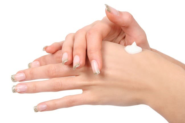 Tidak Takut Lagi Terkena Sinar Matahari dengan Tabir Surya - Alodokter