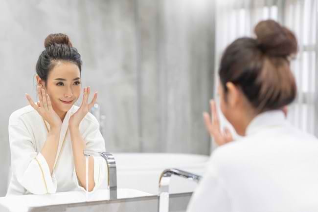Double Cleansing untuk Kulit Wajah yang Lebih Bersih - Alodokter