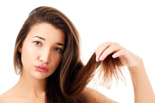 7 Cara Mengatasi Rambut Kering dan Mengembang di Sini - Alodokter