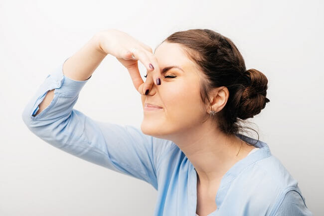 Ini Kemungkinan Penyebab Kamu Terlalu Sensitif terhadap Bau - Alodokter