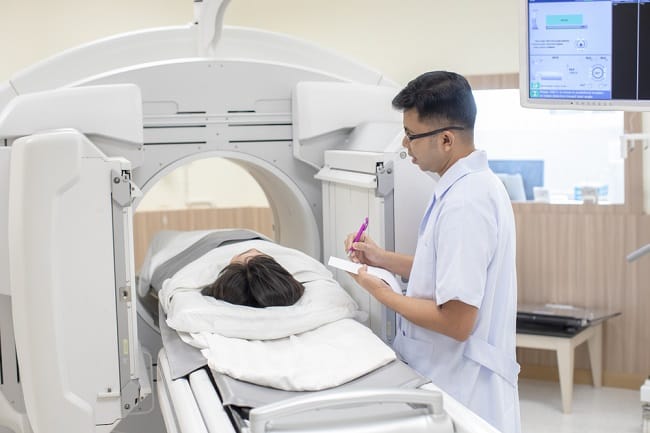 CT Scan Kontras dan Nonkontras, Ketahui Perbedaannya - Alodokter
