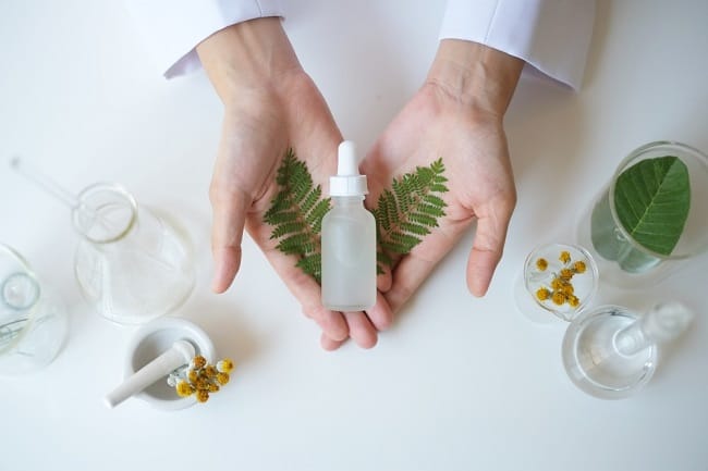 4 Manfaat Essence untuk Kulit Wajah - Alodokter