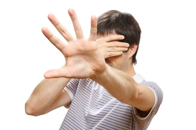 Kenali Gejala Fotofobia, serta Penyebab dan Cara Penanganannya - Alodokter