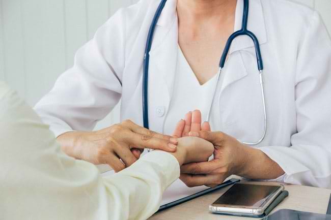 Detak Jantung Normal, Ketahui Cara Mengukurnya dan Gangguan yang Dapat Terjadi - Alodokter