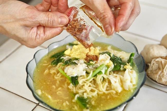 Mie Instan atau Nasi, Mana yang Lebih Cepat Membuat Gemuk? - Alodokter