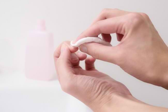 Aseton, Pembersih Kuteks yang Bisa Membahayakan Tubuh - Alodokter