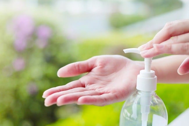 Hand Sanitizer, Pahami Fungsi dan Cara Menggunakannya - Alodokter
