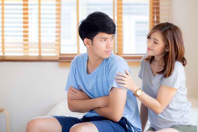 Pasangan Selalu Diam Saat Marah? Hadapi dengan Cara Ini - Alodokter