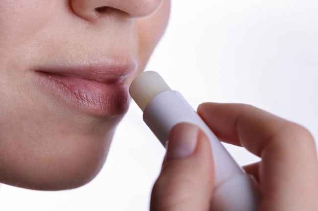 7 Obat Bibir Kering Alami - Alodokter