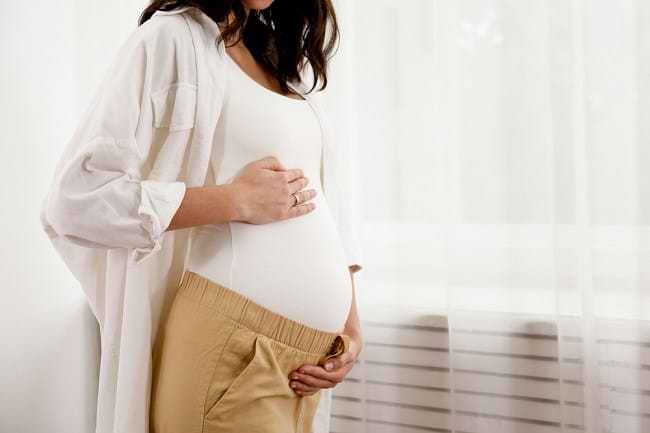 Kenali 8 Pantangan Ibu Hamil Muda agar Kehamilan Tetap Sehat - Alodokter