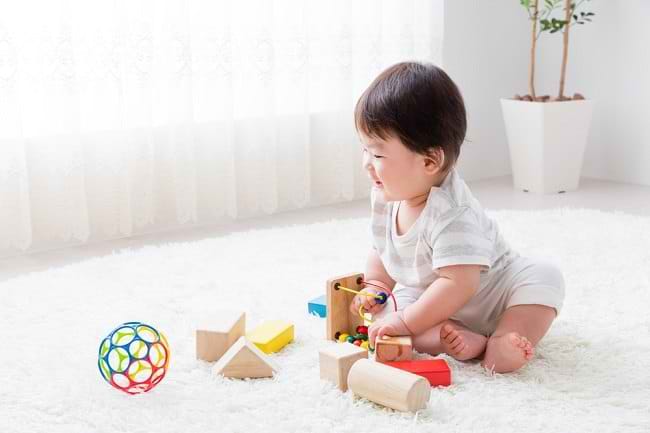 Kenali Perkembangan Anak 1 Tahun Lebih Jauh - Alodokter