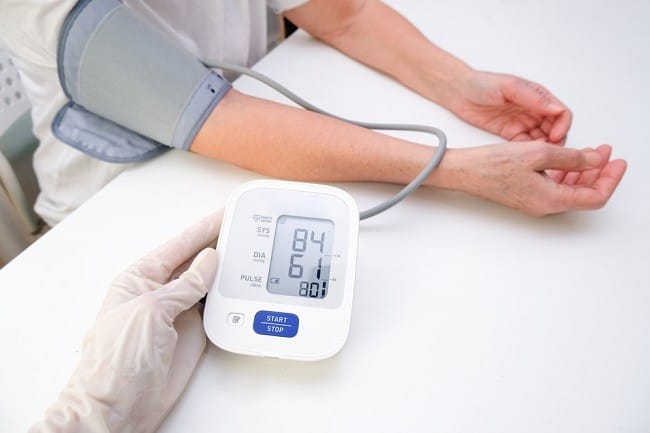 Mengenal Gejala Hipertensi Postpartum dan Penyebabnya - Alodokter