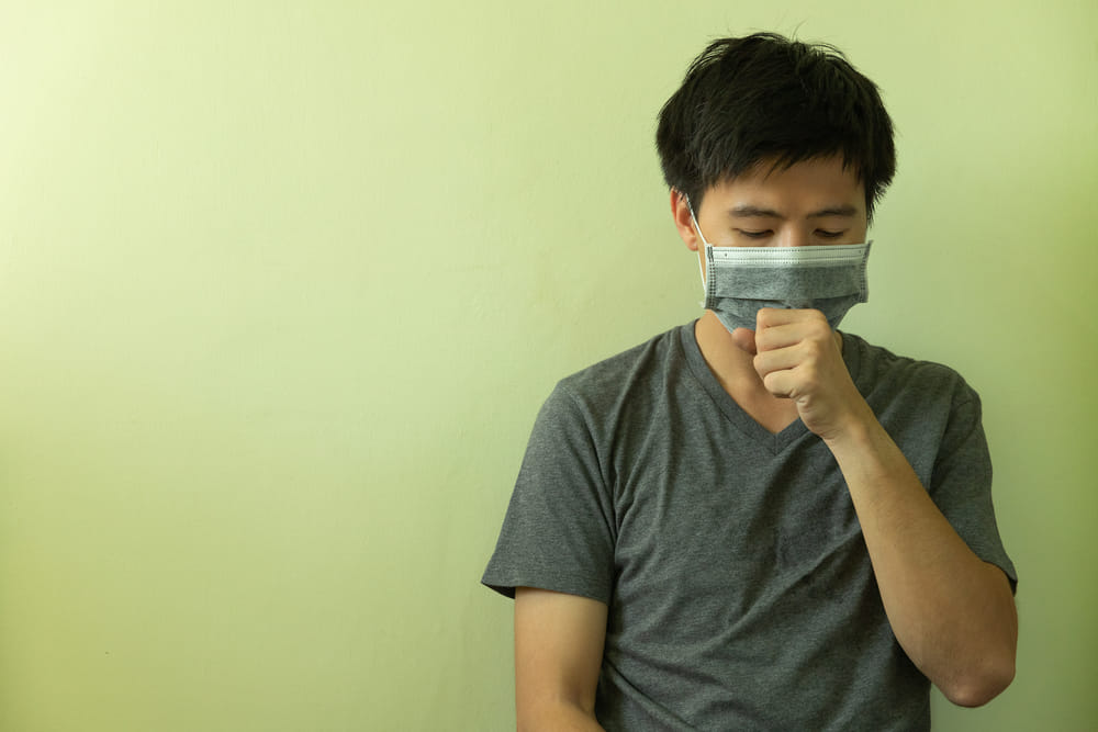 Beda Batuk Biasa dan Batuk Gejala COVID-19 Beserta Cara Mengatasinya - Alodokter