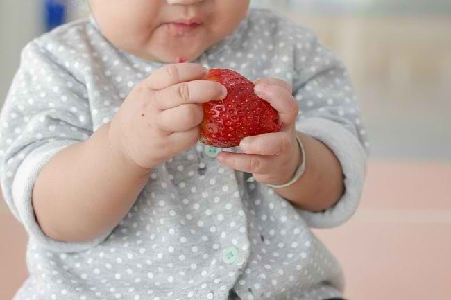 Inilah Manfaat Stroberi untuk MPASI Bayi dan Cara Menyajikannya - Alodokter