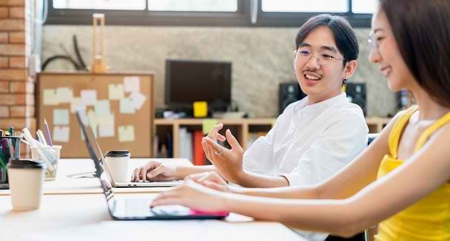 Mengenal Karakteristik Orang Open Minded dan Cara Mengembangkannya - Alodokter