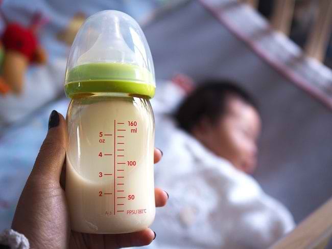 Benarkah ASI Encer Tidak Baik untuk Bayi? - Alodokter