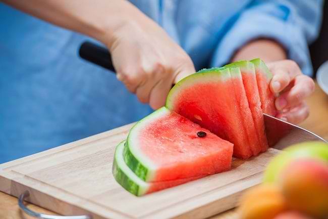 5 Manfaat Buah Semangka untuk Ibu Menyusui - Alodokter