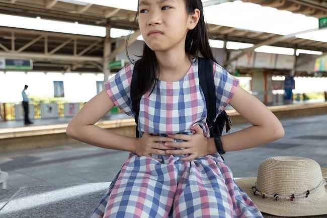 5 Cara Mengatasi Kebiasaan Anak Buang Air Besar (BAB) di Celana - Alodokter