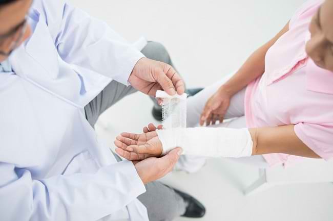 Mengenal Jenis Perban dan Fungsinya - Alodokter