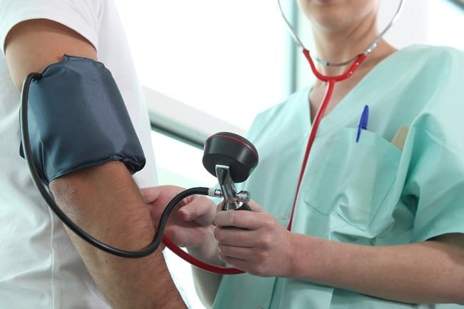 Pentingnya Cek Tekanan Darah agar Terhindar dari Penyakit - Alodokter