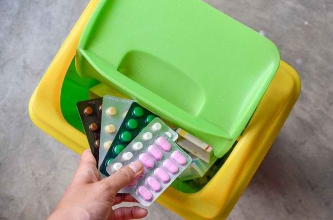 Kenali Aturan Membuang Obat Kedaluwarsa yang Benar - Alodokter