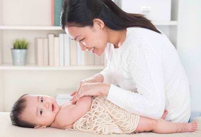 5 Cara Mengatasi Bayi Sering Kentut dengan Mudah - Alodokter