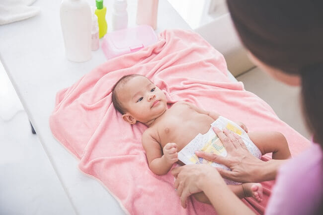 Kentut Bayi Bau, Kadang Perlu Diwaspadai Lho Bun! - Alodokter