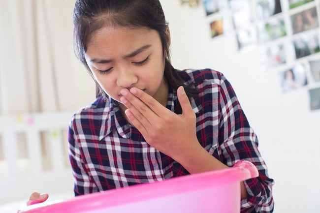 Jangan Panik, Ini 4 Cara Mengatasi Keracunan Makanan Pada Anak - Alodokter