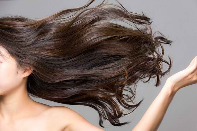 6 Cara Merawat Rambut Panjang agar Tetap Sehat dan Berkilau - Alodokter