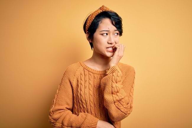 Sering Menggigit Kuku? Ini Cara Mengatasinya - Alodokter