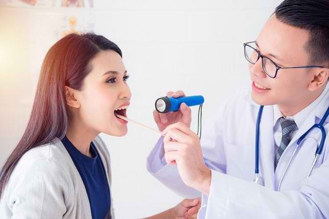 Kenali 5 Penyebab Faringitis dan Pengobatannya - Alodokter