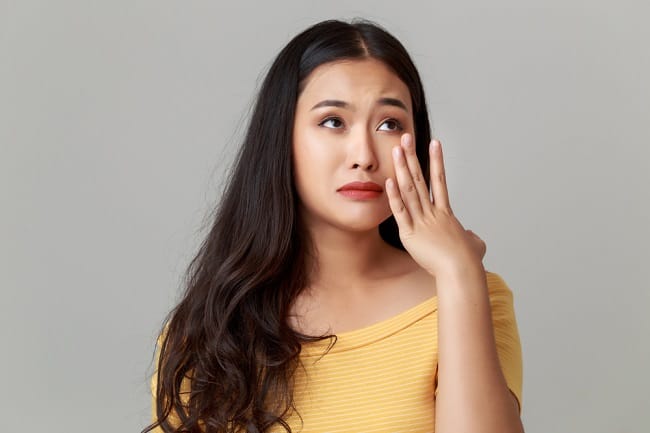 Pentingnya Mencuci Mata Saat Kelilipan dan Iritasi Mata Ringan - Alodokter