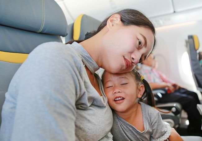 Jangan Khawatir, Jet lag pada Anak Bisa Diatasi dengan Cara Ini - Alodokter